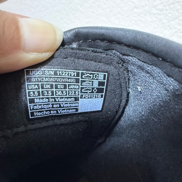 UGG Women's/Girls Hapsburg Laces & Zipper Black Leather Boots - Size 5.5 - Picture 7 of 10